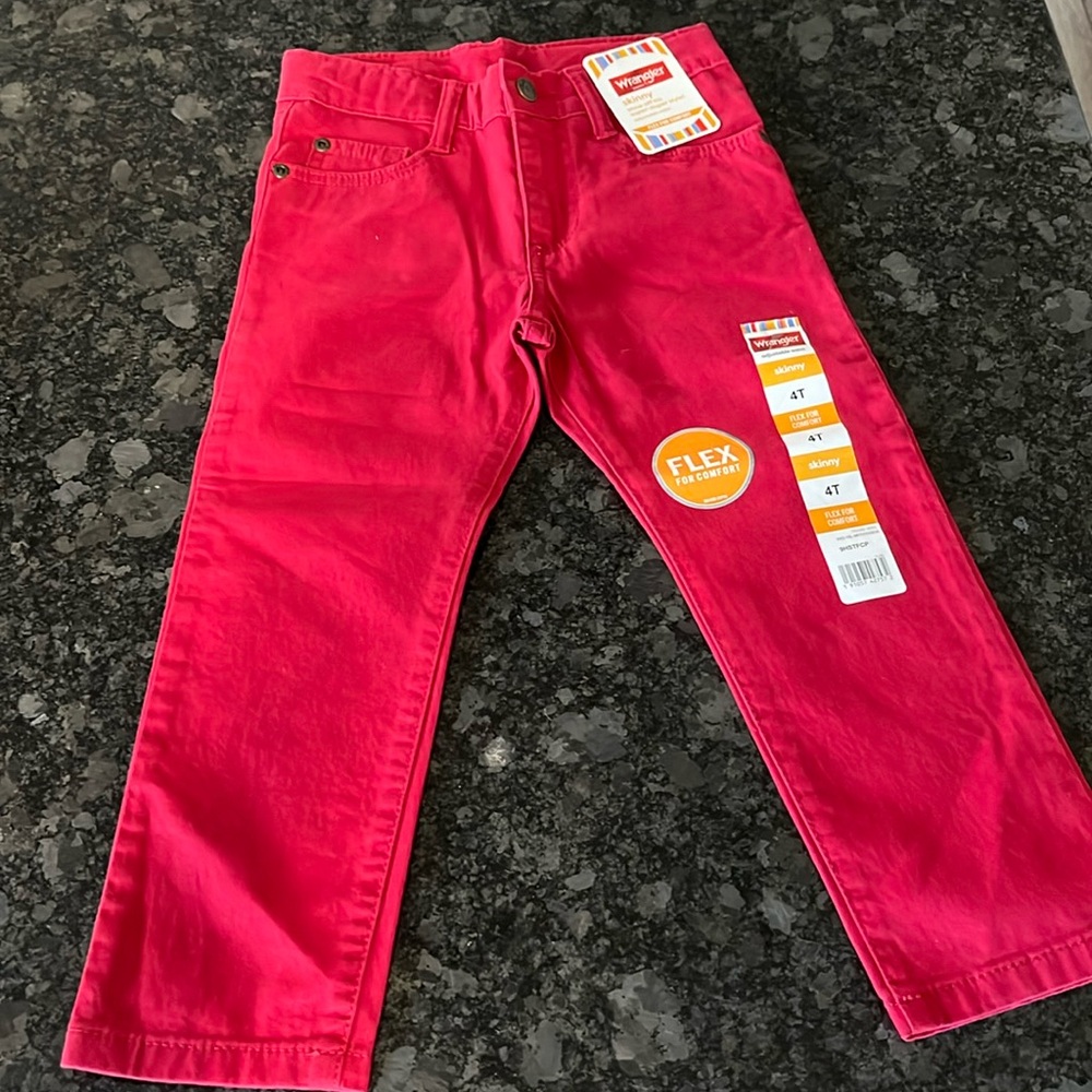 (4T) BRAND NEW Wrangler Red Jean Pants!